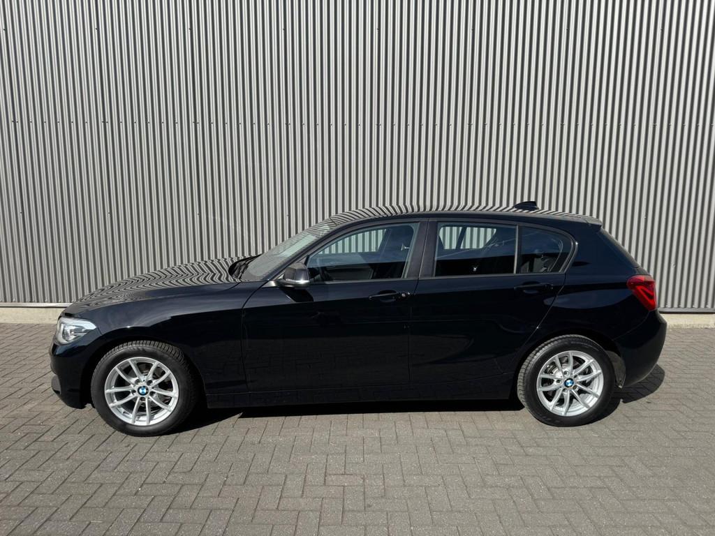 BMW 1-serie 116i High Executive Navi|PDC|Stoelverwarming, 1-Serie, Achterwielaandrijving, Zwart, Leder