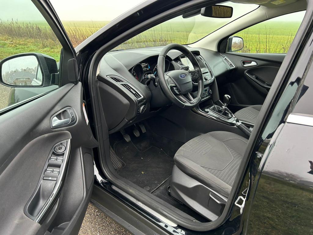Ford FOCUS Wagon 1.0 126 PK Titanium Navi / Clima / Keyless, Stof, Gebruikt, Zwart, Origineel Nederlands