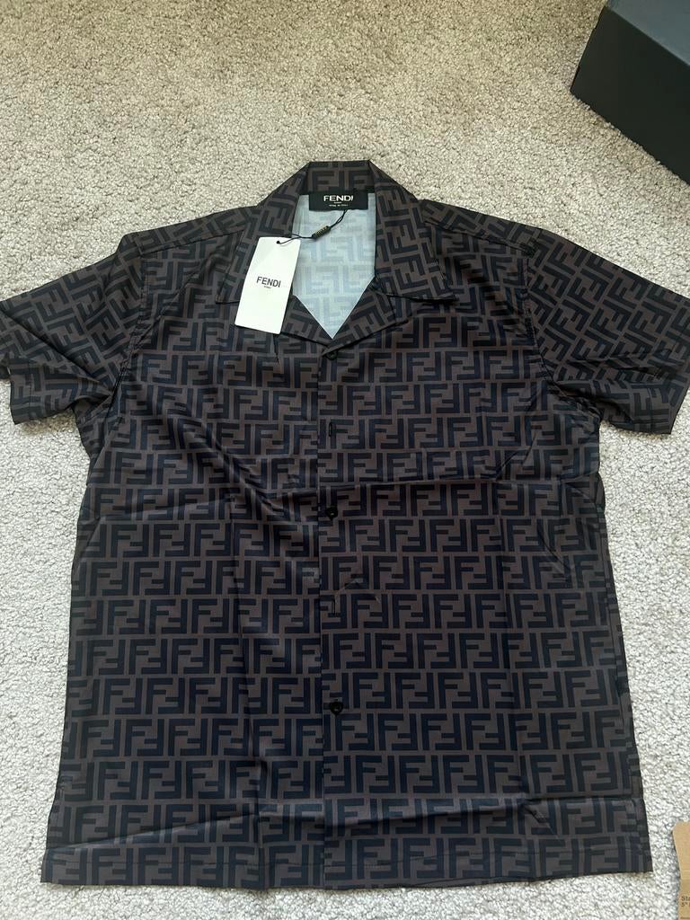 Fendi zomer set, Kleding | Heren, Jassen | Zomer, Verzenden, Nieuw, Maat 48/50 (M), Bruin