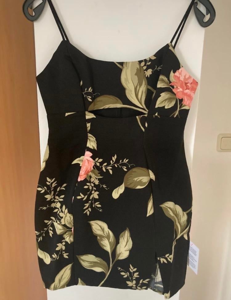 ASOS Structured Mini Jurk met Rozenprint - Maat 36 (S), Zwart, Ilewap, Nieuw, Ophalen of Verzenden