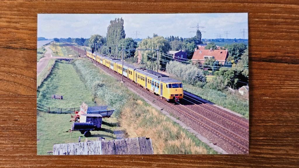 Foto TREIN Nederlandse Spoorwegen Sprinter SGM Plan Y EM74, Verzamelen, Spoorwegen en Tramwegen, Verzenden, Gebruikt, Trein, Overige typen