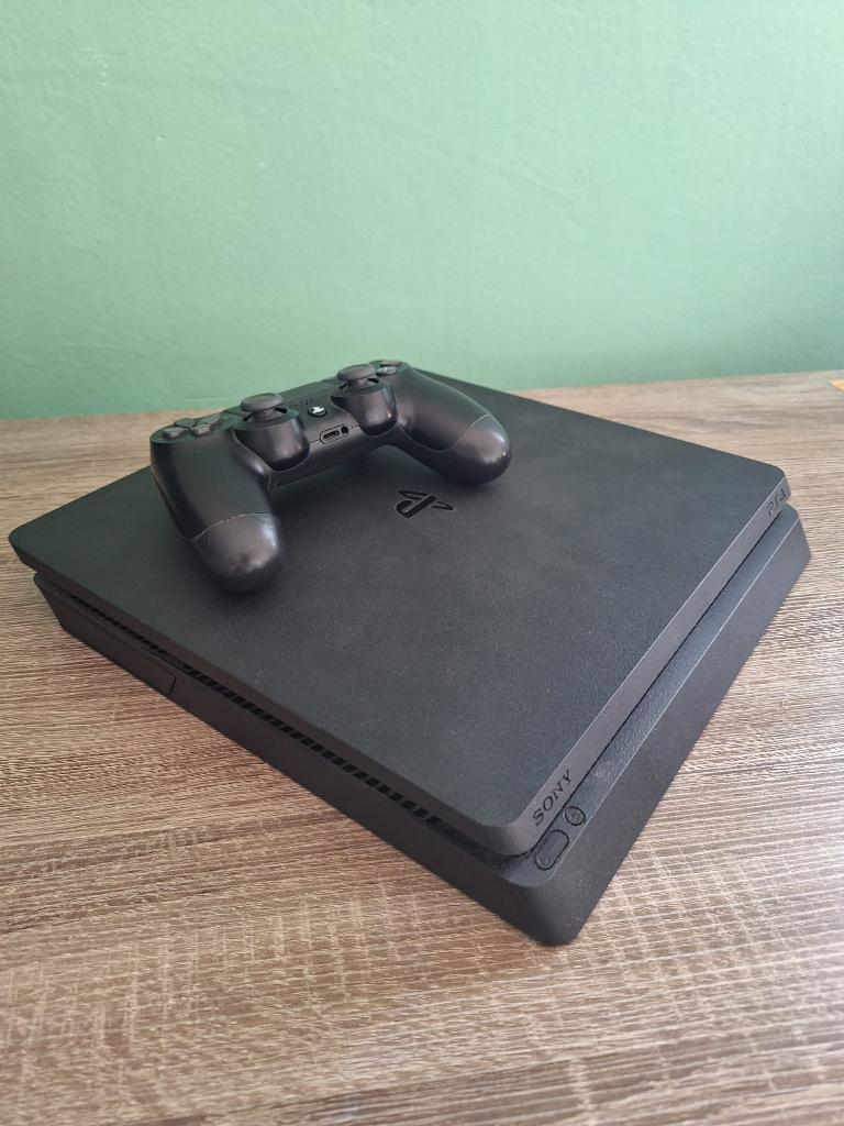 Playstation 4 Slim (1TB) met 3 spellen en controller, Ophalen, 1 TB, Met 1 controller, Slim