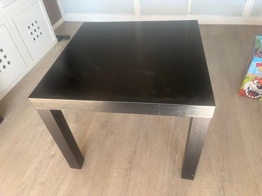 Ikea salontafel zwart met gebruikerssporen, Huis en Inrichting, Tafels | Salontafels, Ophalen, Gebruikt, Vierkant, 50 tot 100 cm