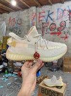 Yeezy Boost 350 Light | Maat 41, Kleding | Heren, Schoenen, Ophalen of Verzenden, Nieuw, Overige kleuren