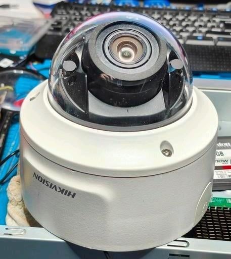 Hikvision DS-7604NI-1K/4P + 4 prof zoomcamera's, Audio, Tv en Foto, Videobewaking, Zo goed als nieuw, Buitencamera, Ophalen of Verzenden