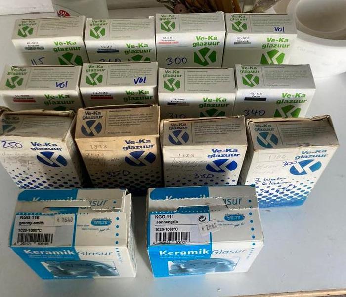 Keramiek glazuren allerlei, zie foto’s, Hobby en Vrije tijd, Pottenbakken, Ophalen, Zo goed als nieuw