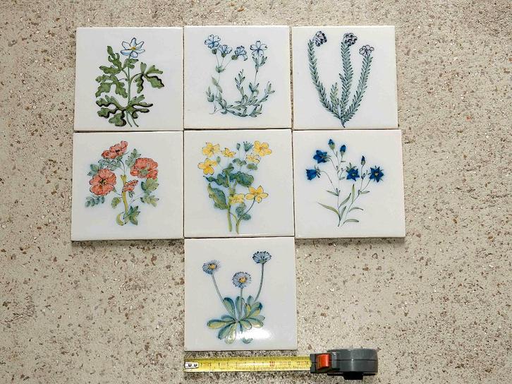 Makkumer handvormtegels met bloemmotief, Huis en Inrichting, Woonaccessoires | Schilderijen, Tekeningen en Foto's, Zo goed als nieuw