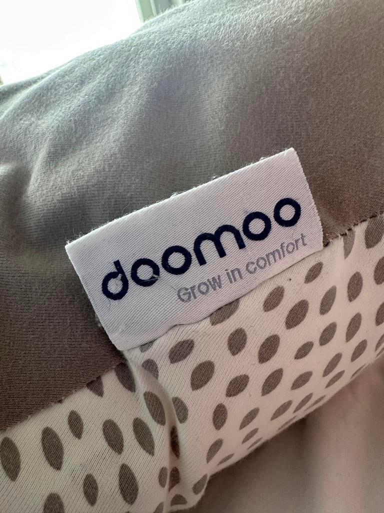 Doomoo voedingskussen, Ophalen of Verzenden, Zo goed als nieuw