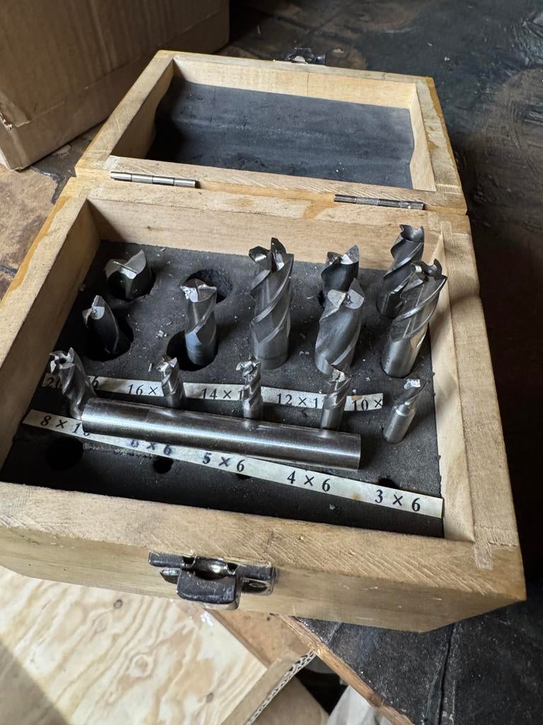 Diverse gereedschappen, Ophalen