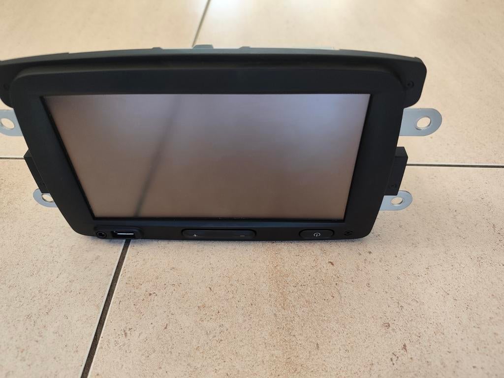 Dacia Duster (2015) Navigatiescherm LAN5200WR4 281152761R, Auto diversen, Autoradio's, Ophalen of Verzenden