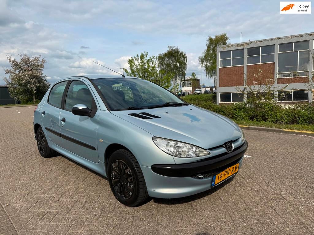 Peugeot 206 1.4 Pop' Art, Auto's, Voorwielaandrijving, Stof, 31 €/maand, 4 cilinders