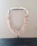 Mooie beige kauri echte schelpenketting vakkenkast japandi, Nieuw, Ophalen of Verzenden, X, X