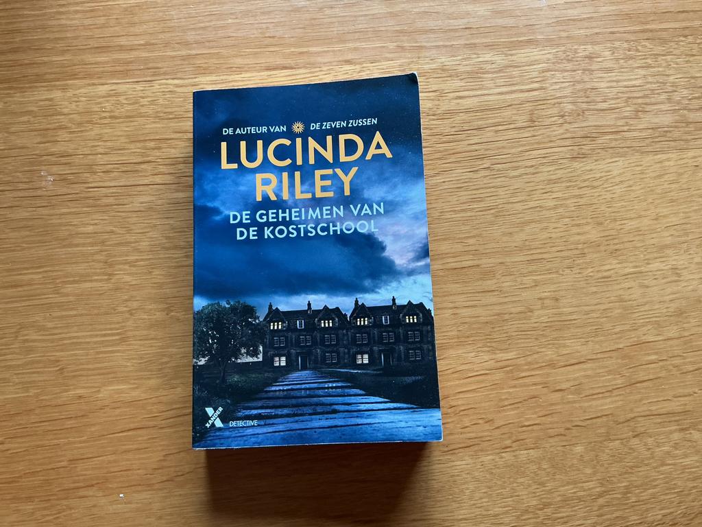 De geheimen van de kostschool., Ophalen of Verzenden, Gelezen, Europa overig