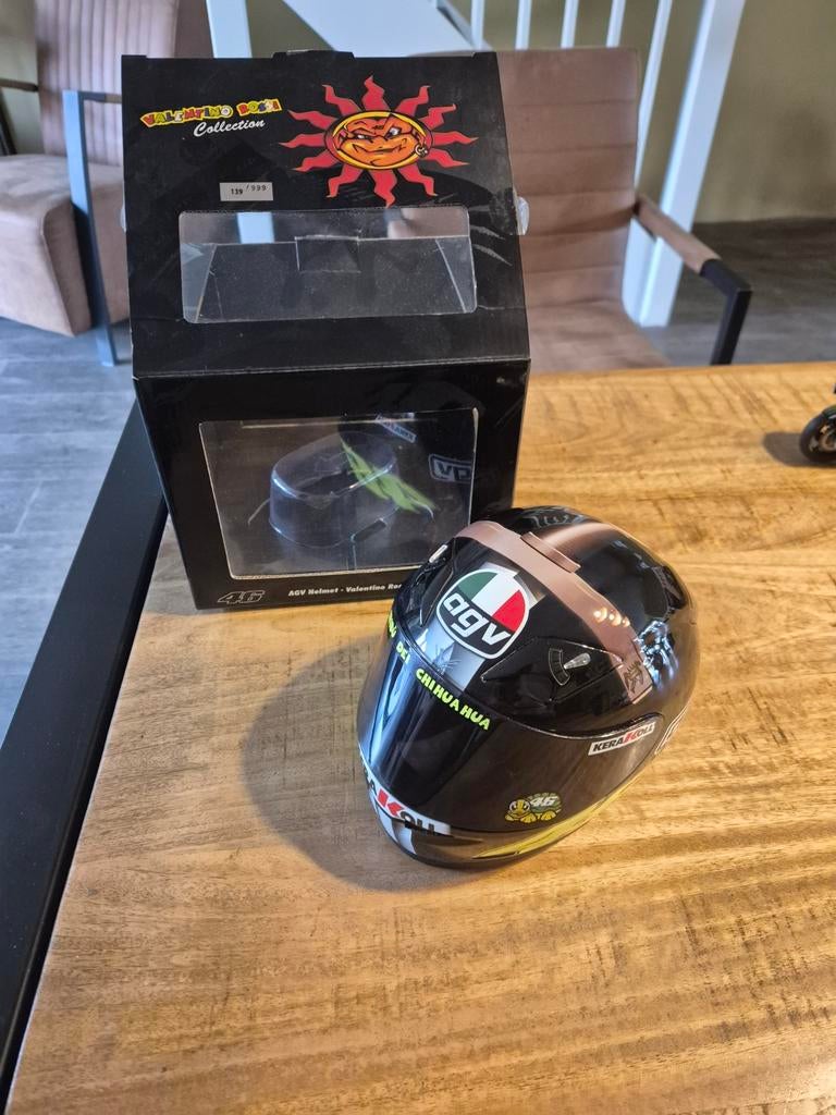 Valentino rossi minichamps, Hobby en Vrije tijd, Modelauto's | 1:5 tot 1:12, Ophalen, Zo goed als nieuw, Motor