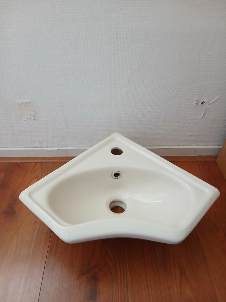 Toilet fontein, Ophalen, Toilet