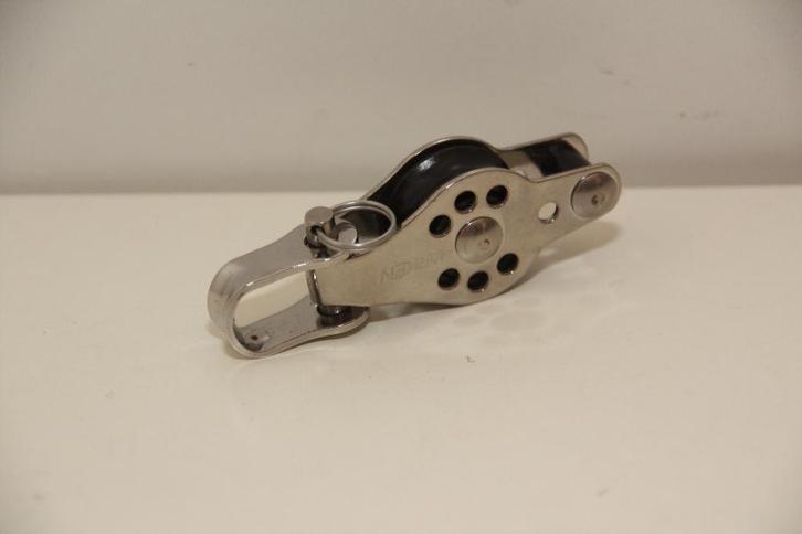 Harken Micro Blok met sluiting en Hondsvot 22 mm. Nieuw., Watersport en Boten, Accessoires en Onderhoud, Nieuw, Lijn of Blok, Ophalen of Verzenden