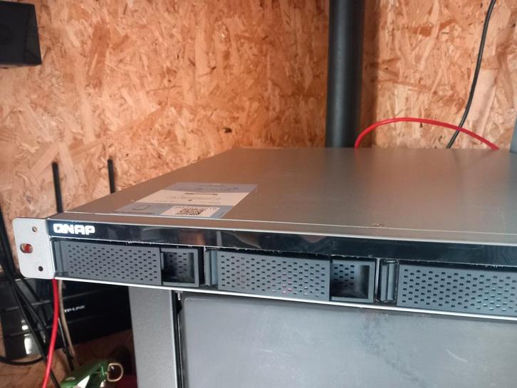 QNAP TS-453BU-RP 4-bay Rackmount NAS, Computers en Software, NAS, Gebruikt, Ophalen of Verzenden