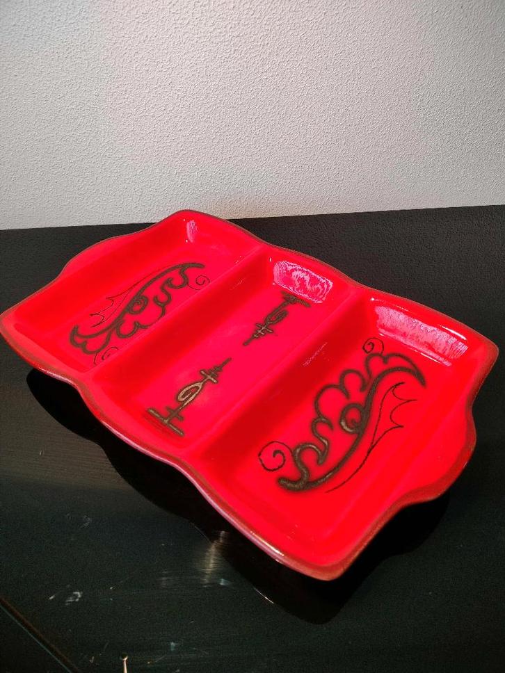 Schaal Flora Holland 1264 Oranje, Antiek en Kunst, Antiek | Keramiek en Aardewerk, Ophalen of Verzenden