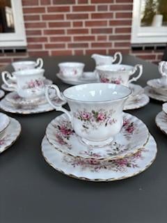 theeservies Royal Albert lavender rose, Ophalen