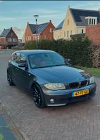 BMW 1-Serie 2.0 120D 2007 Grijs, Auto's, BMW, 1-Serie, Achterwielaandrijving, 1995 cc, 4 cilinders
