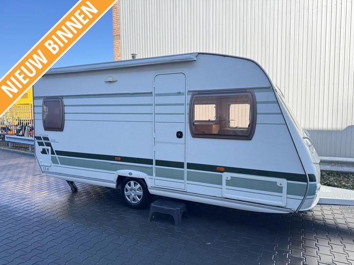 Chateau Calista 450 FHU / voortent / zakluifel, Caravans en Kamperen, Caravans, Bedrijf, tot en met 4, 750 - 1000 kg, Rondzit
