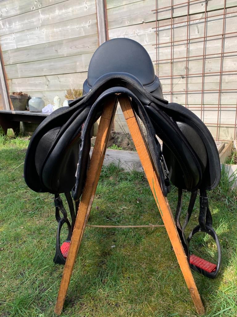 Wintec Cair 500 dressuurzadel, Dieren en Toebehoren, Verzenden, Gebruikt, Dressuur