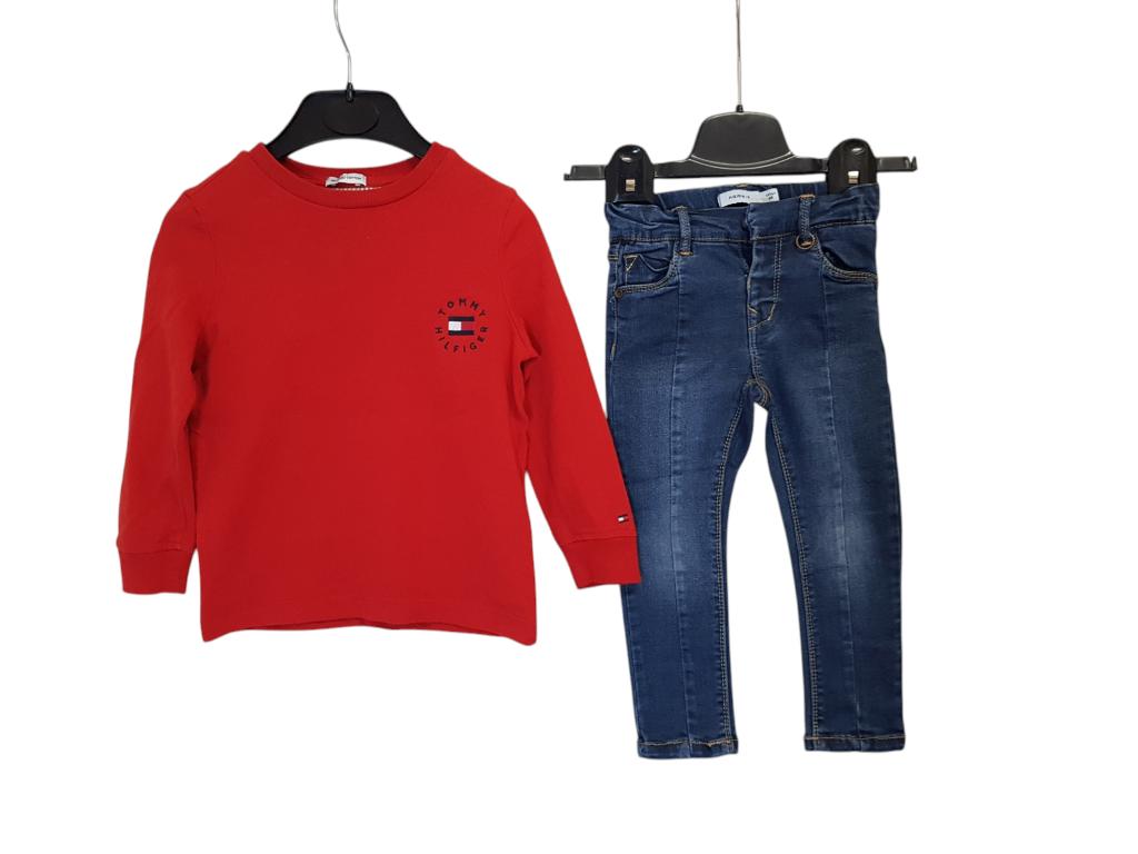 Super leuke rode TOMMY HILFIGER longsleeve draagmaat 92., Kinderen en Baby's, Kinderkleding | Maat 92, Verzenden, Trui of Vest