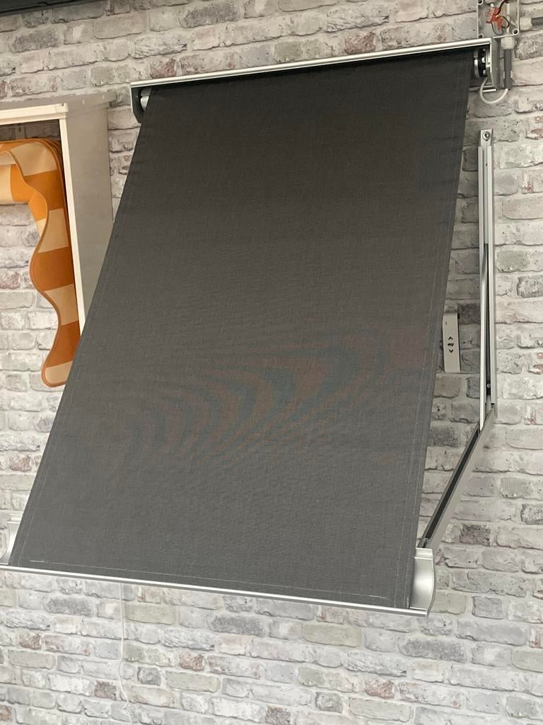 Nieuw Uitvalscherm - Elektrisch - Grijs, Tuin en Terras, Zonneschermen, Ophalen, Elektrisch, Uitvalscherm, Minder dan 150 cm