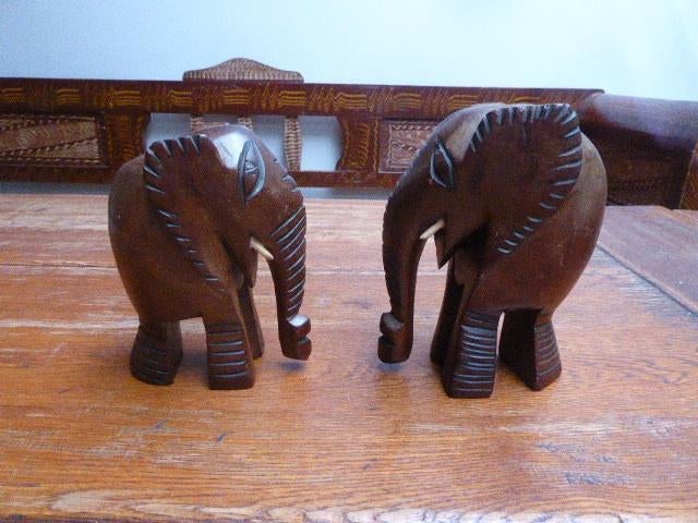 2 mooi vormgegeven houten olifanten, Ophalen of Verzenden