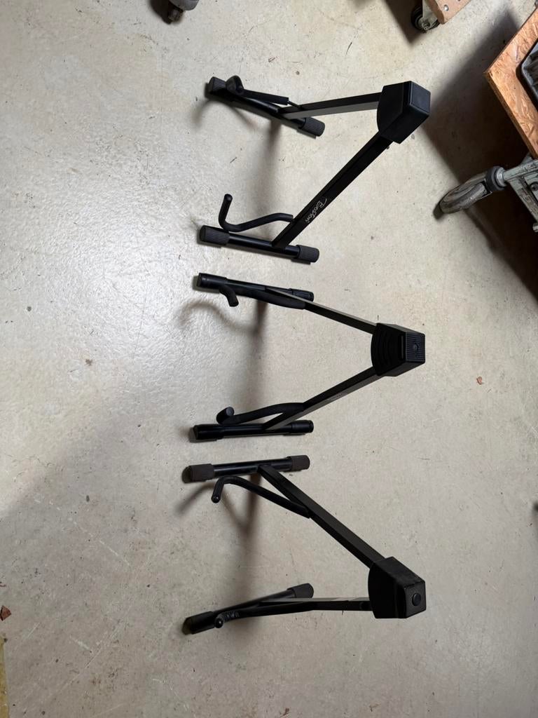 2x gitaarstandaard electrische gitaar, Muziek en Instrumenten, Ophalen of Verzenden, Zo goed als nieuw, Gitaar