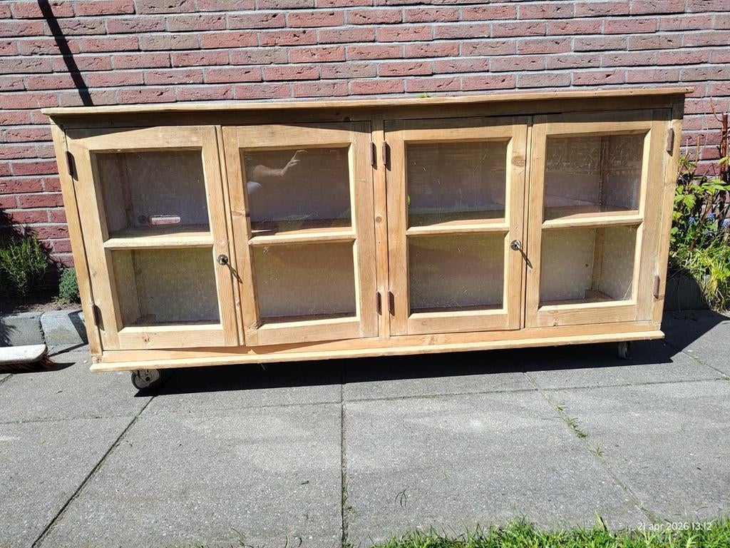 Vintage blank houten kast met openslaande deurtjes, Ophalen, Gebruikt