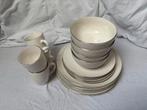 Nieuw 16-delig wit servies met gouden rand, Ophalen, Keramiek, Nieuw, Effen