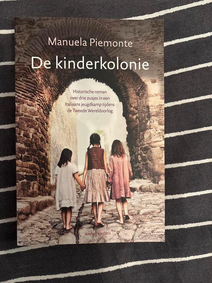 De Kinderkolonie - Manuela Piemonte, Boeken, Historische romans, Zo goed als nieuw, Ophalen of Verzenden