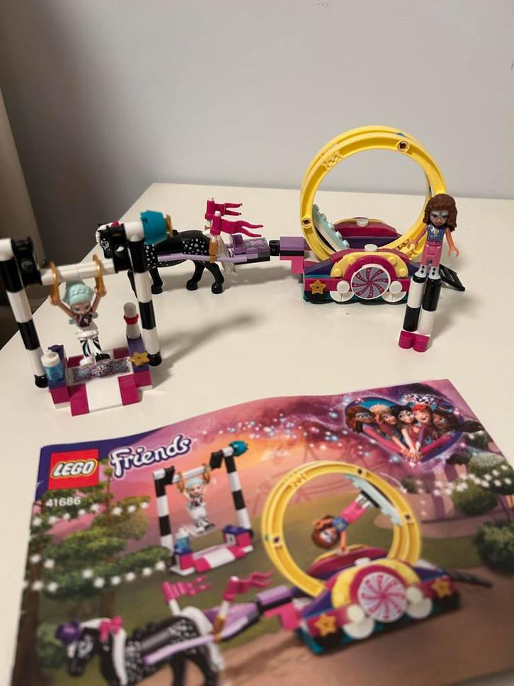 LEGO Friends 41686 Magische Acrobatiek Set, Kinderen en Baby's, Speelgoed | Duplo en Lego, Zo goed als nieuw, Lego, Complete set