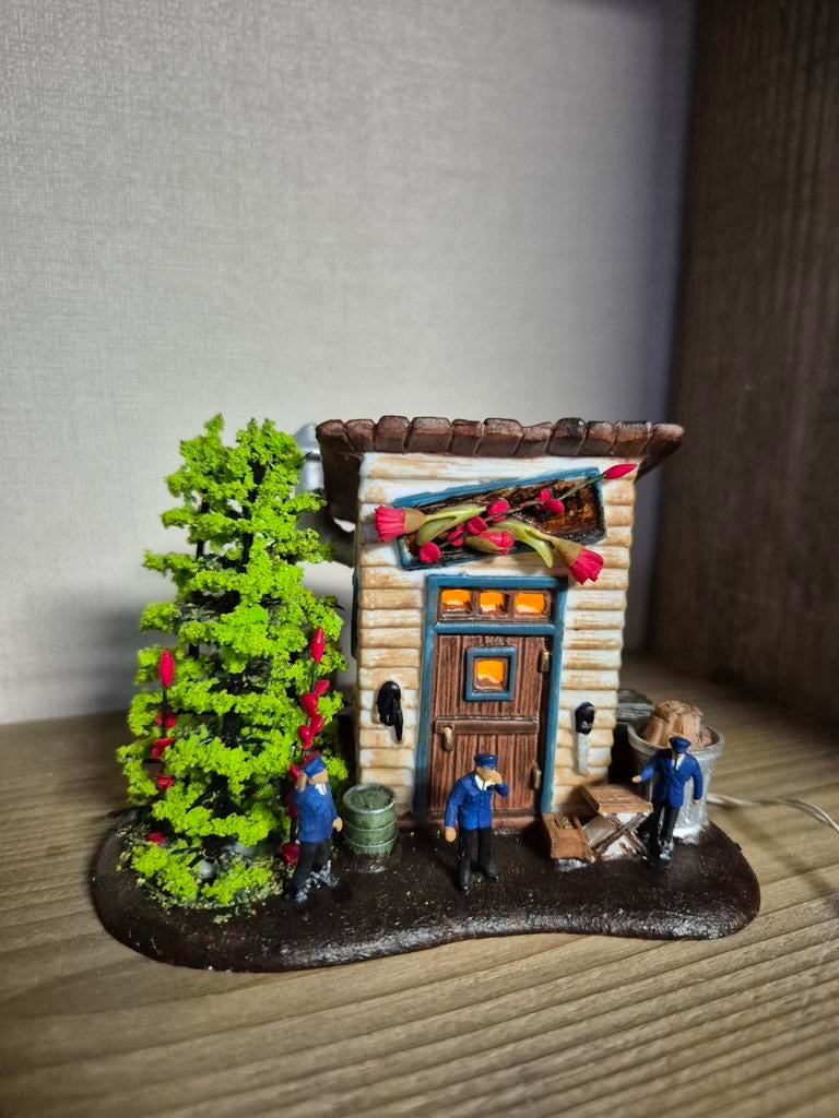 Lemax klein huisje gepimpt verlicht kerstdorp kersthuisjes, Ophalen of Verzenden, Zo goed als nieuw
