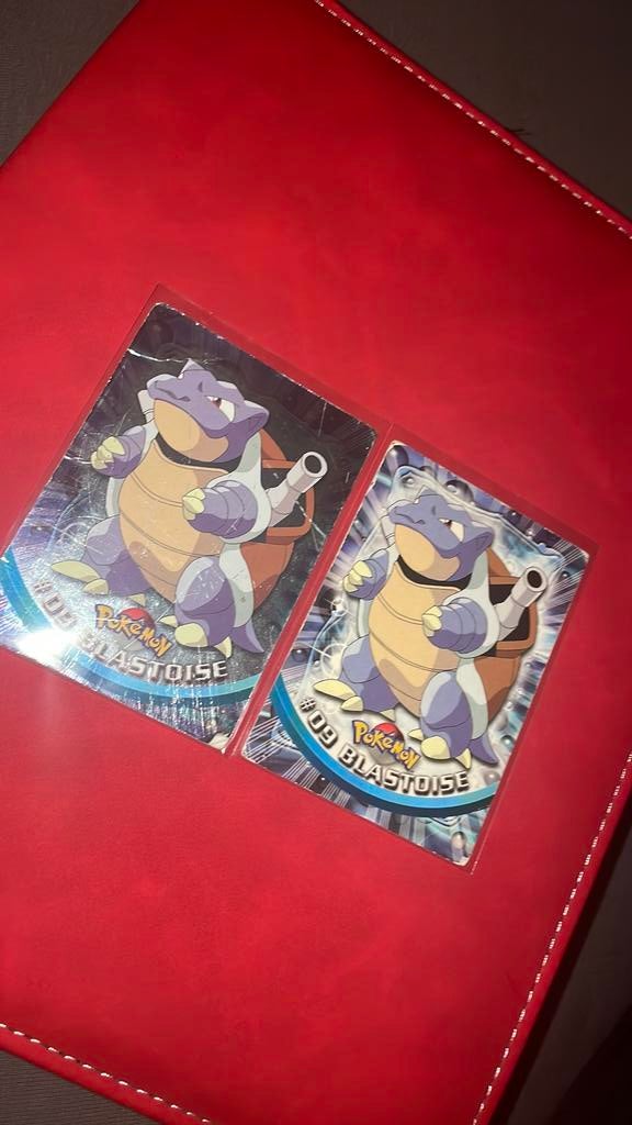 Blastoise 2x poor staat, Ophalen of Verzenden, Zo goed als nieuw