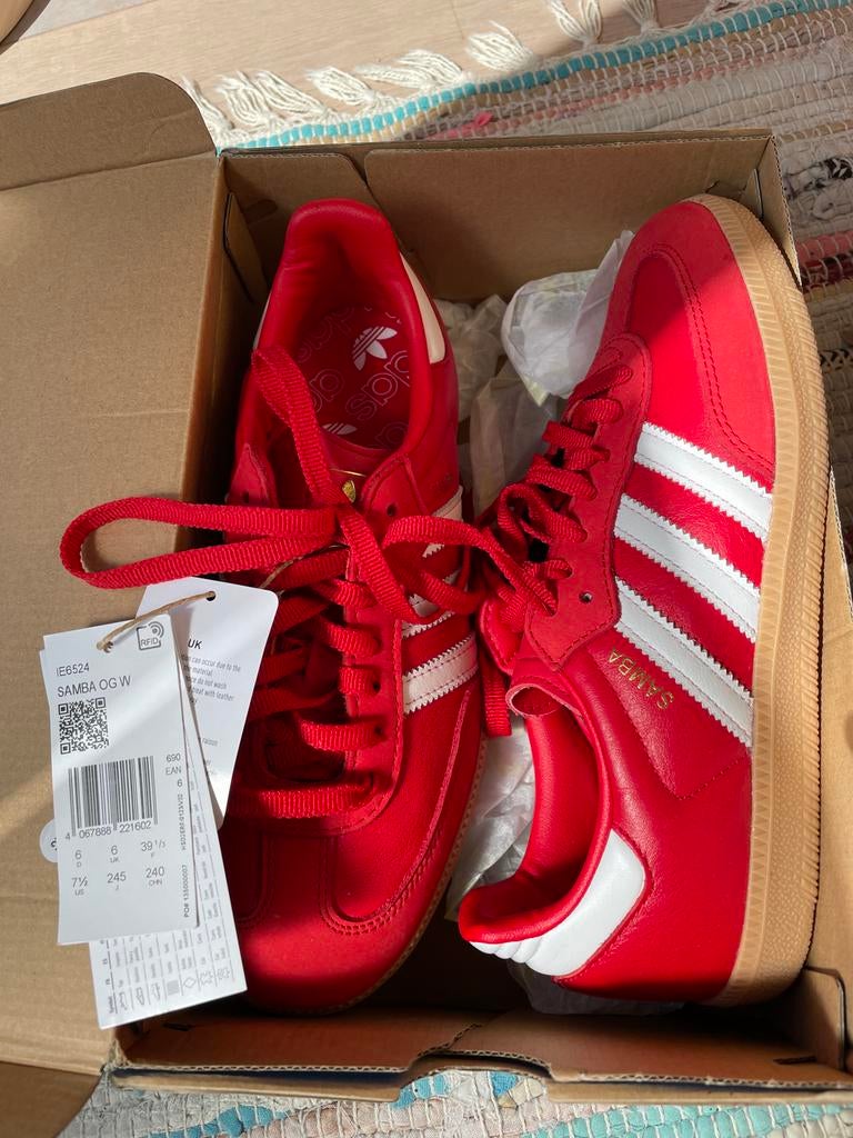 Adidas Samba Rood - Maat 39 1/3, Kleding | Dames, Schoenen, Ophalen of Verzenden, Nieuw, Rood, Sneakers of Gympen