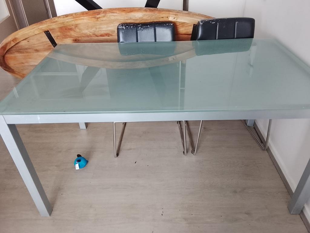 Bank, fautuil en tafel. Gratis ophalen!, Huis en Inrichting, Banken | Sofa's en Chaises Longues, Ophalen, Gebruikt