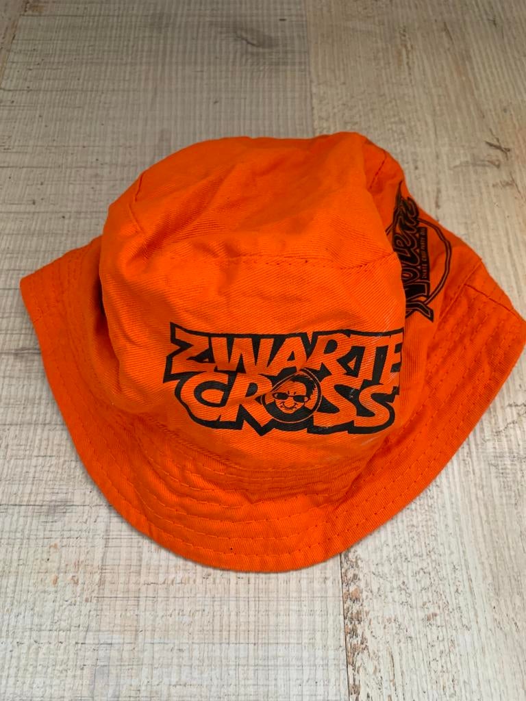 Zwarte cross oranje hoedje, Ophalen of Verzenden, Gedragen