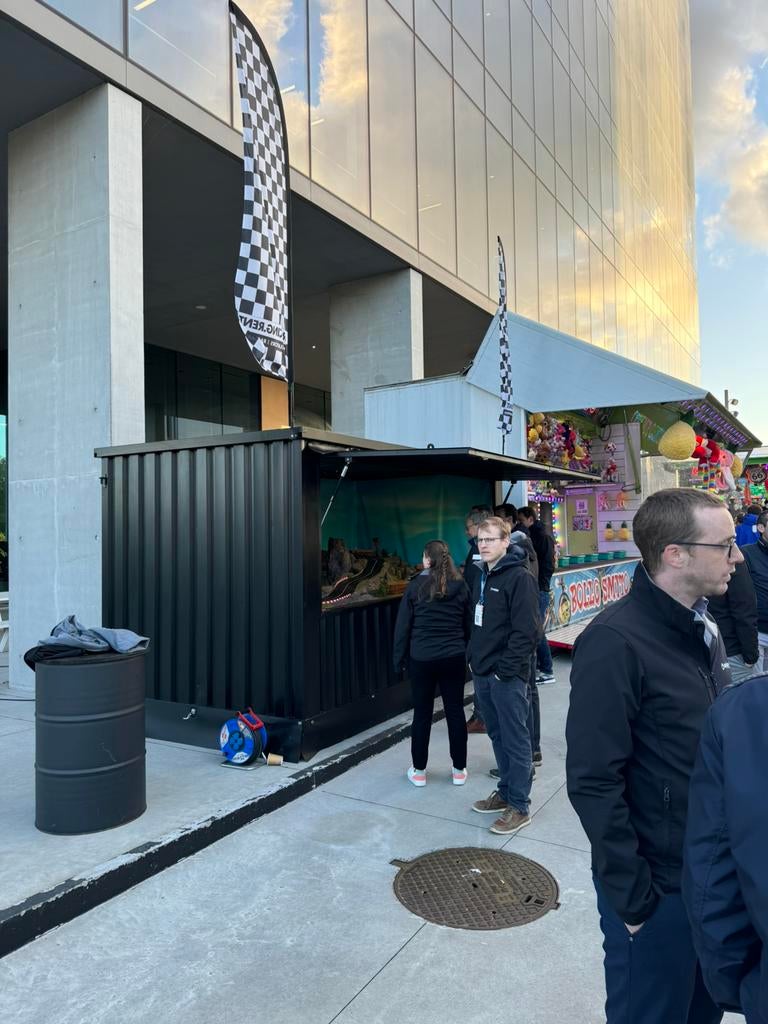 Container foodtruck, Ophalen
