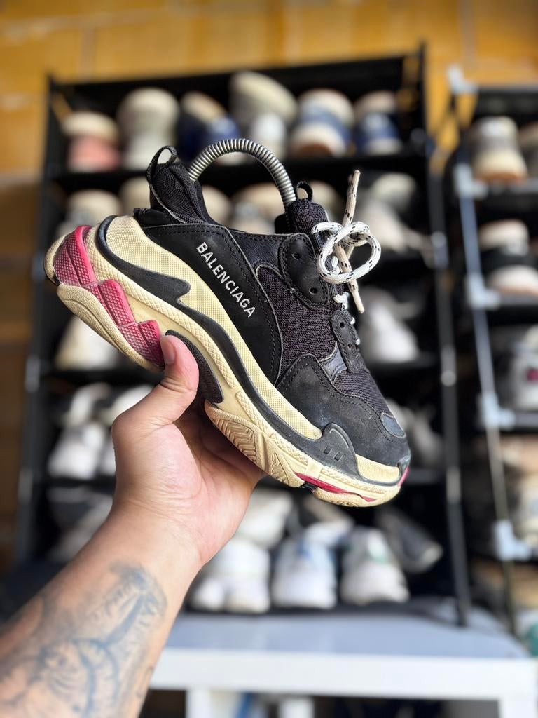 Balenciaga Triple S Black White Red 36 (Gratis Verzending), Ophalen of Verzenden, Zo goed als nieuw, Sneakers of Gympen
