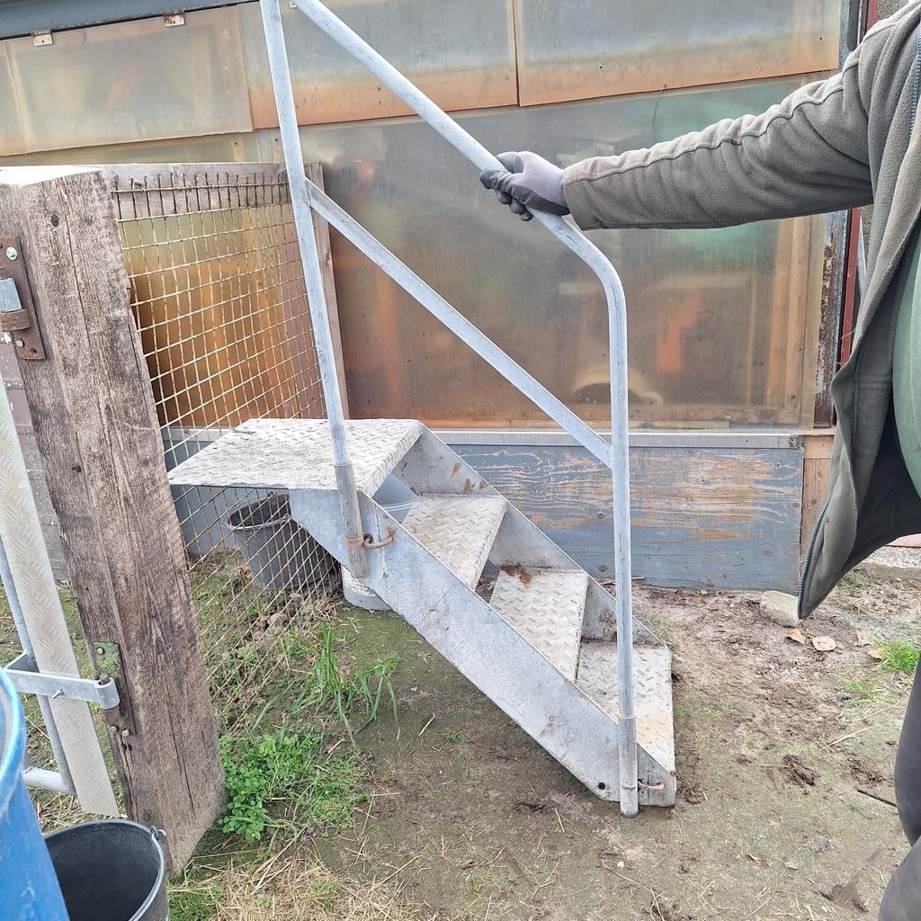 Ijzere trap  met leuning, Ophalen of Verzenden