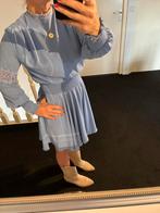 Josh V lavendel blauwe jurk met gouddraad - Maat S, Kleding | Dames, Blauw, Ophalen of Verzenden, Zo goed als nieuw, Maat 36 (S)