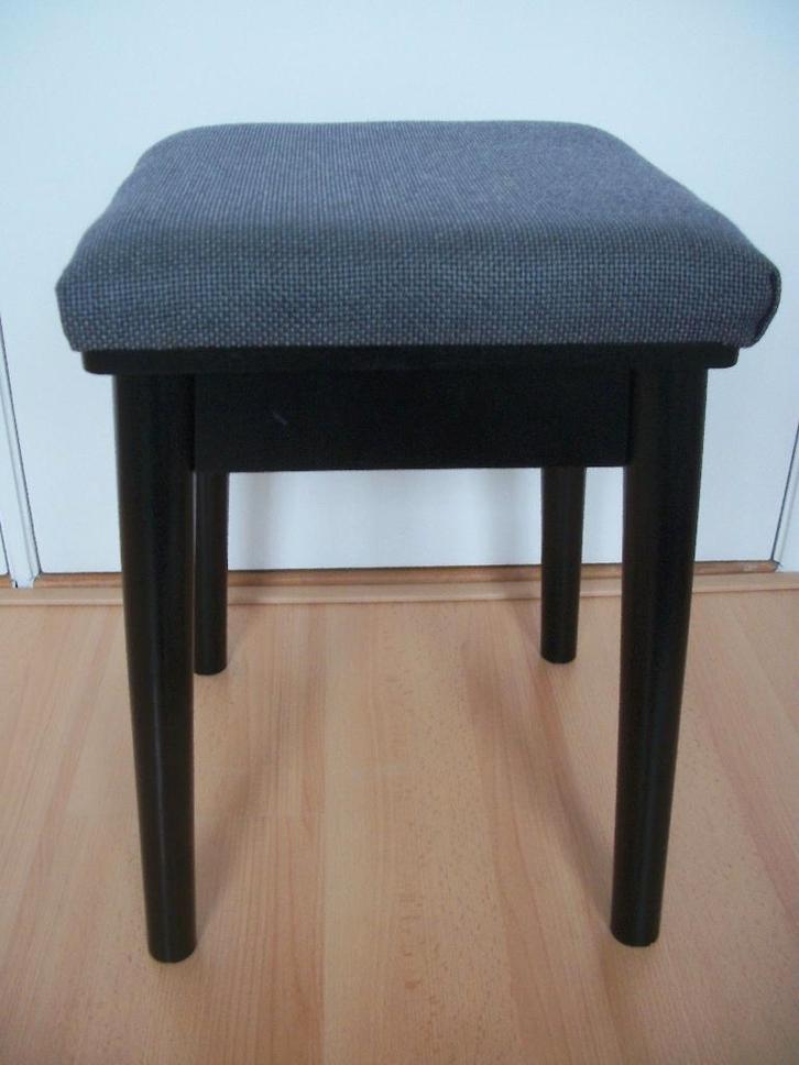 Houten Krukje - Songmics - Grijs - 33 x 33 x 46 hoog - zgan, Huis en Inrichting, Krukjes, Zo goed als nieuw, Hout, Ophalen of Verzenden