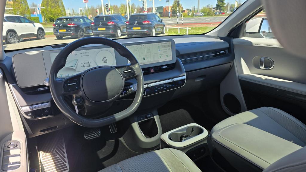 Hyundai IONIQ 5 Lounge 73kWh |NAP|1e eigenaar|BTW|Pano|Bomvo, Auto's, Hyundai, Automaat, Achterwielaandrijving, Gebruikt, Wit