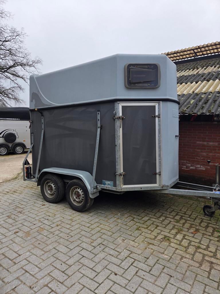Mooie lichte 2 paards trailer met zadelkamer, Ophalen