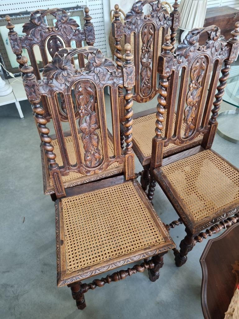 Set van 4 antieke stoelen met rotan zitting en houtsnijwerk, Antiek en Kunst, Antiek | Meubels | Stoelen en Banken, Ophalen