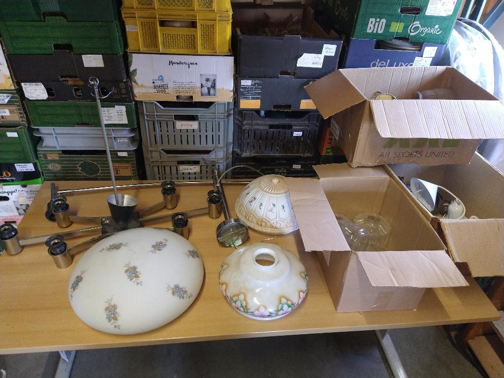 Antieke lampenkapjes en vintage lamp onderdelen teab, Antiek en Kunst, Antiek | Lampen, Ophalen