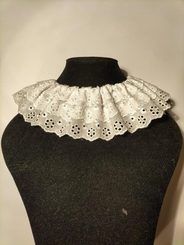 Luce Pieten Kraag van Bloemetjes Kant - Uitverkoop, Onbekend, Ophalen of Verzenden, Zo goed als nieuw