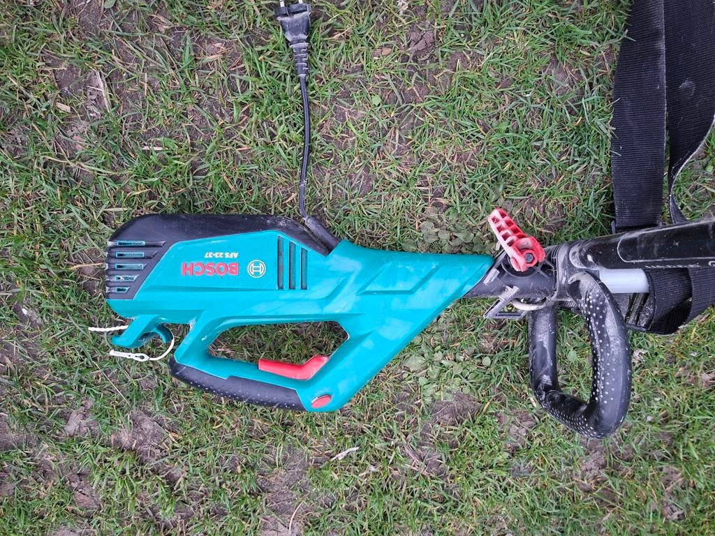 Kanten maaier / bos maaimachines elektrisc draad kop en mes., Tuin en Terras, Heggenscharen, Ophalen